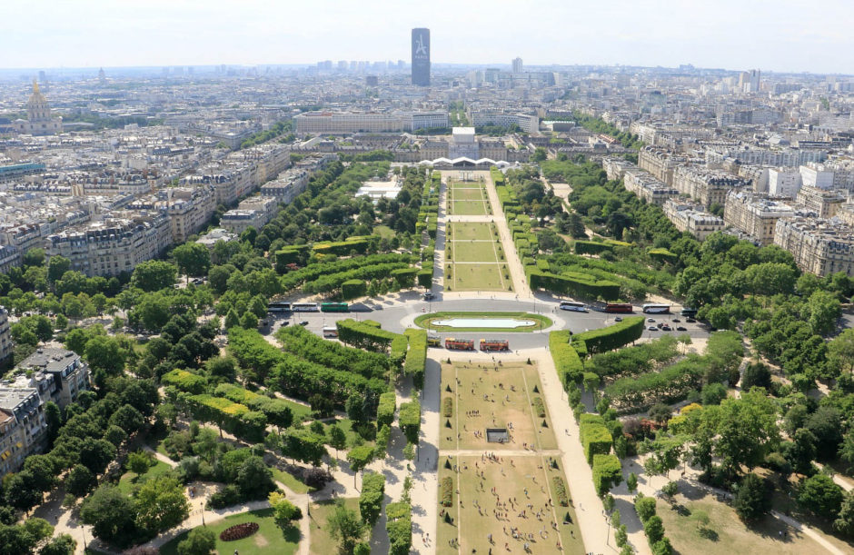 Eiffel Tower restaurant celebrates 30th anniversary